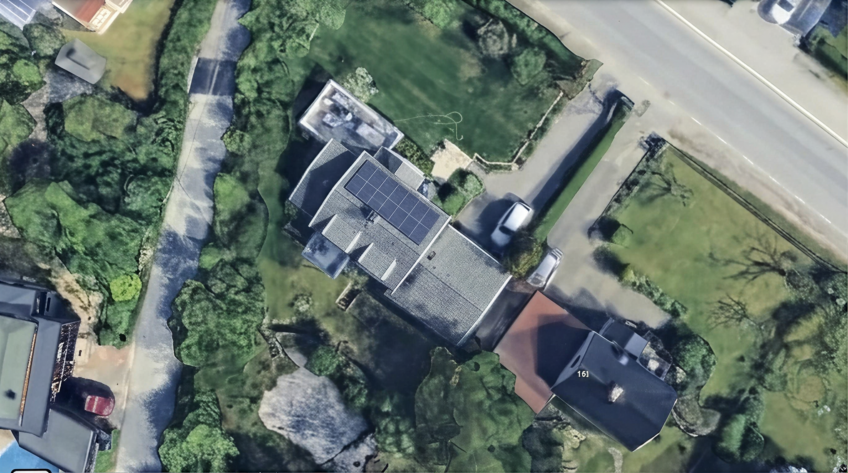 Solpaneler installerade på Stambanevägen 137, Huddinge
