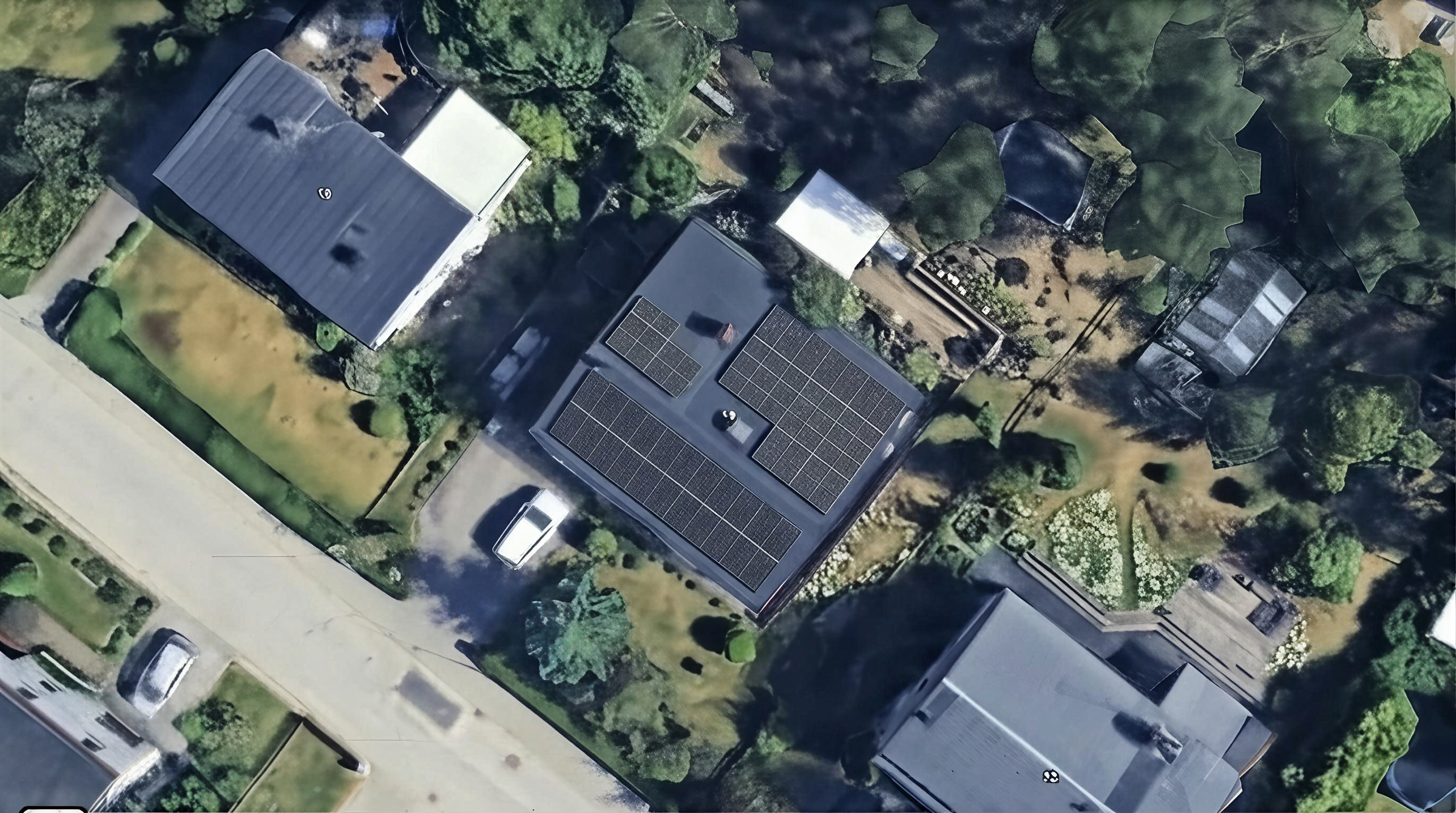 Solpaneler installerade på Granbacken 14, Huddinge