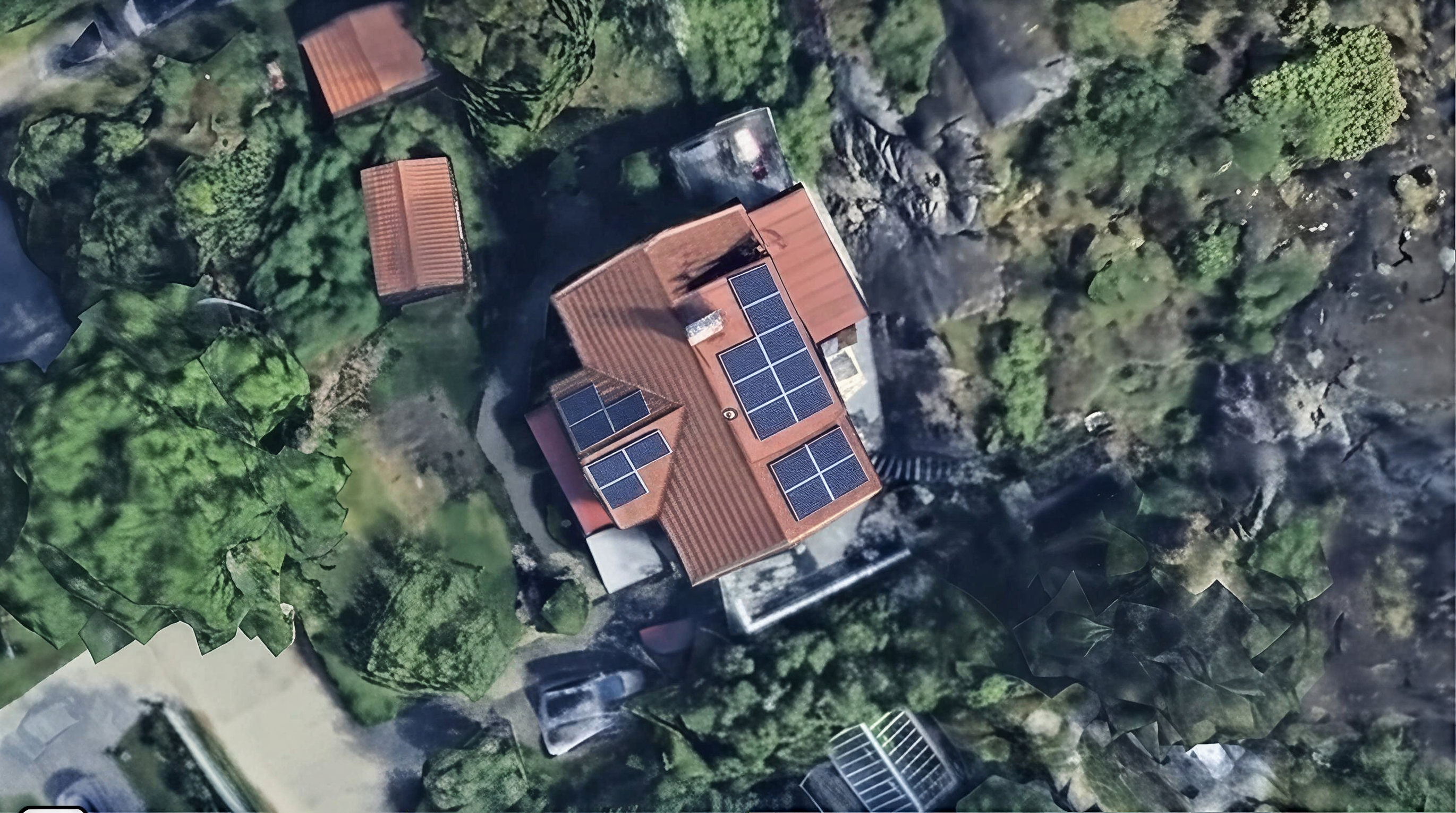 Solpaneler installerade på Midgårdsvägen 14, Huddinge