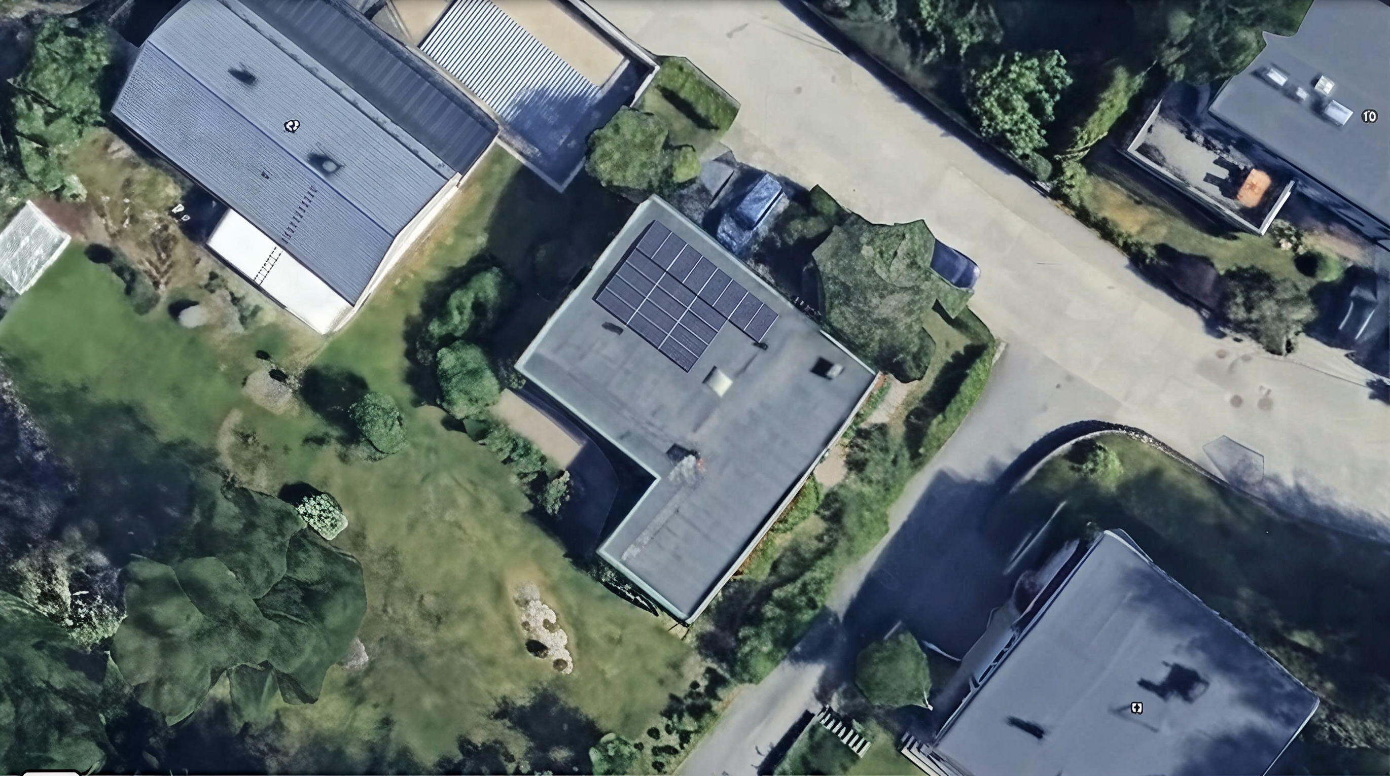Solpaneler installerade på Granbacken 15, Huddinge
