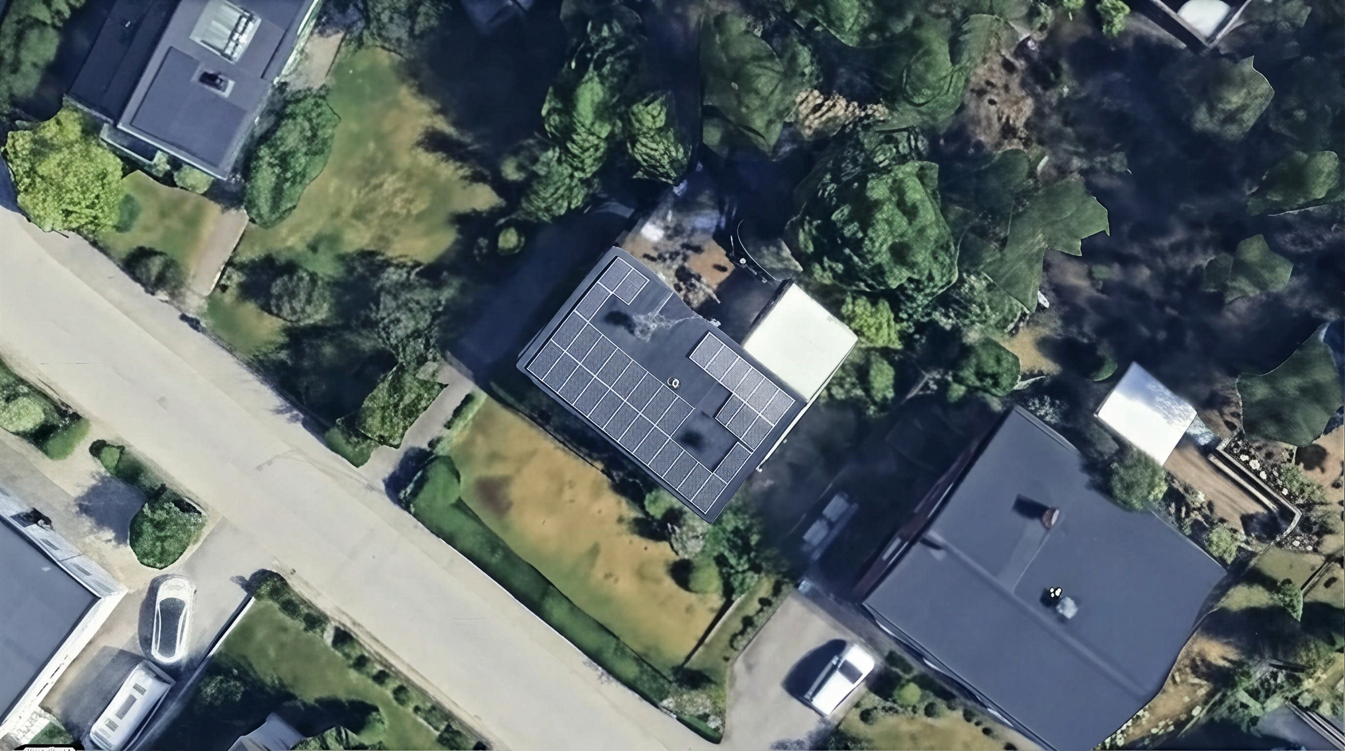 Solpaneler installerade på Granbacken 16, Huddinge